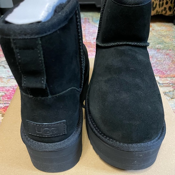 UGG Classic Mini Platform NIB - Picture 3 of 16